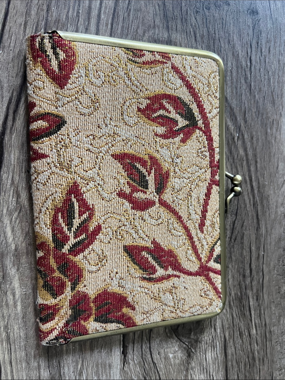 Vintage Tapestry Kiss Lock Wallet Metal Frame Gold Interior Floral Boho